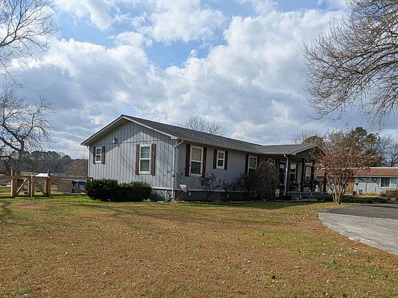 3rd image of 177 Marshall Ln SE