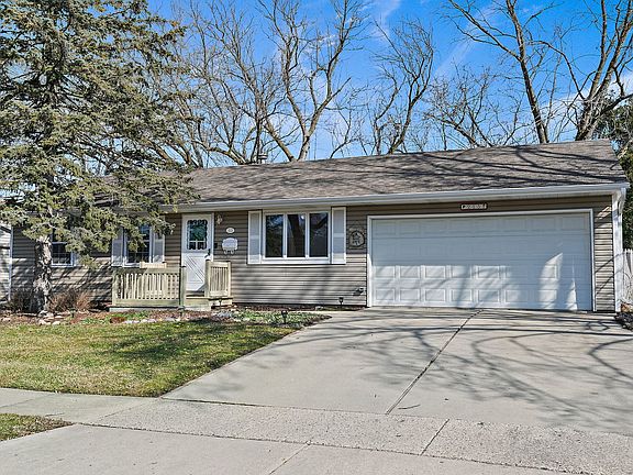 2nd image of 213 W Kennedy Dr