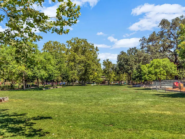 Park 1/2 Block Away