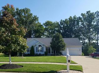 9675 Oxford Glen Dr, Mentor, OH 44060