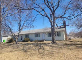 745 S Pine St, Ottawa, KS 66067