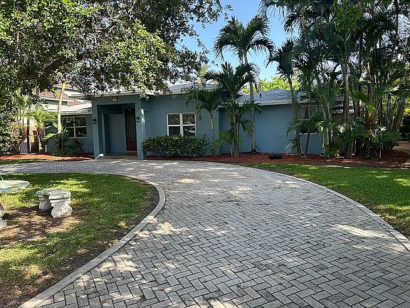 4th image of 1170 SW 21st St