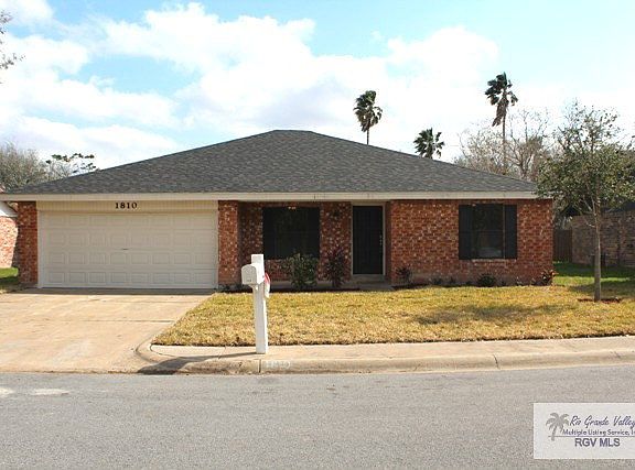 2nd image of 1810 Cherry Ct