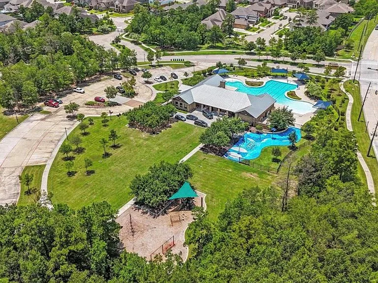 27947 Hendrix Park Dr — Photo 35