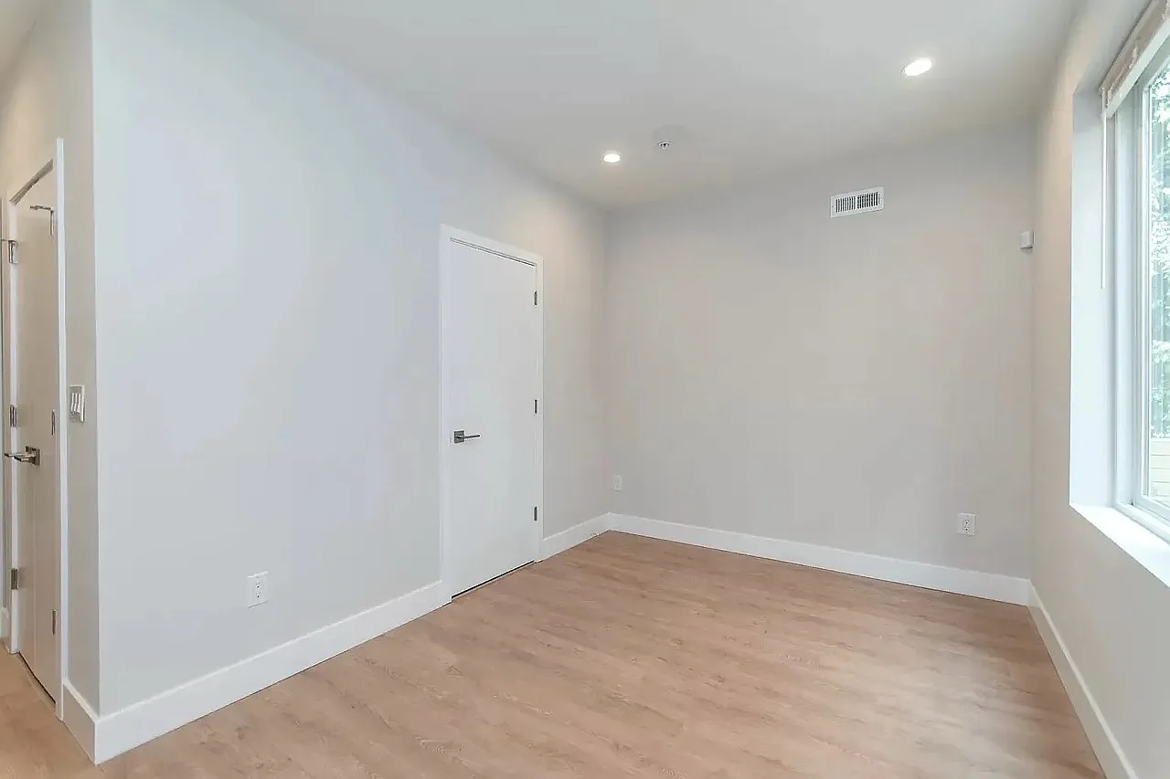 3 bed, 1200 sqft, $2,000 — Photo 4