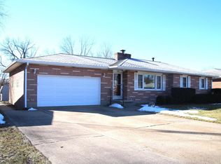 1629 Fairway Dr, Clinton, IA 52732