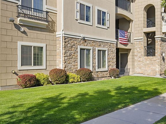 3rd image of 3689 E Rock Creek Rd APT N1