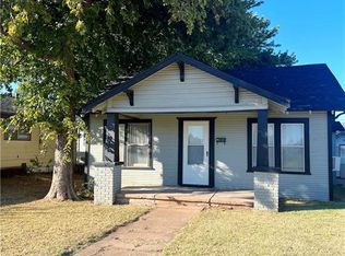 1417 Dunn Ave, Clinton, OK 73601