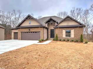 124 Eagle Ridge Dr, Maumelle, AR 72113
