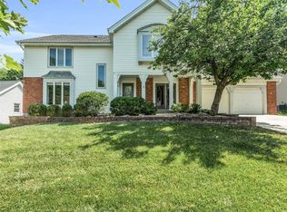 2042 Meadowbrook Way Dr, Chesterfield, MO 63017
