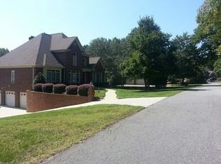 152 S Hiddenbrooke Dr, Advance, NC 27006
