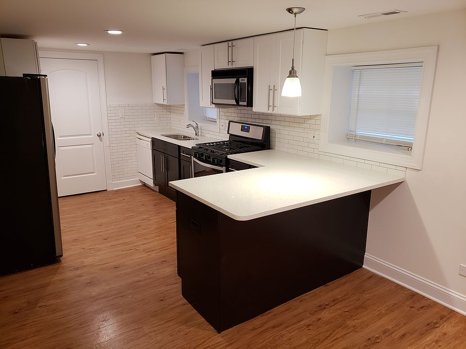 2nd image of 5027 N Ridgeway Ave #1