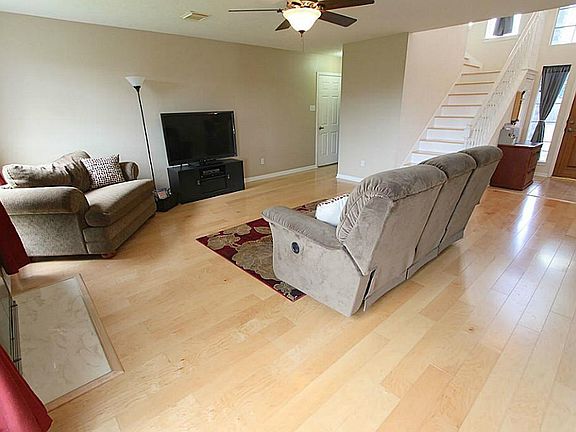 4th image of 2705 Potomac Dr