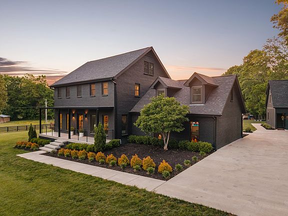 2nd image of 2031 Maple Ln