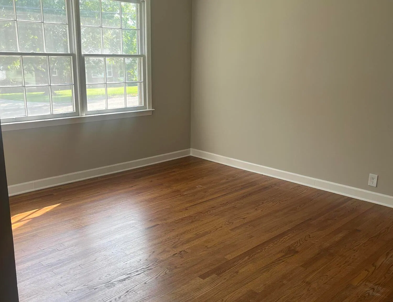 3 bed, 2.0 bath, 1406 sqft, $1,500 — Photo 2