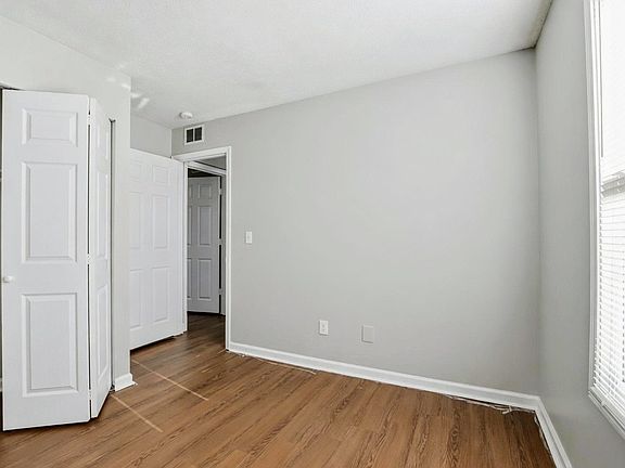 3rd image of 419 Woodcreek Dr #2