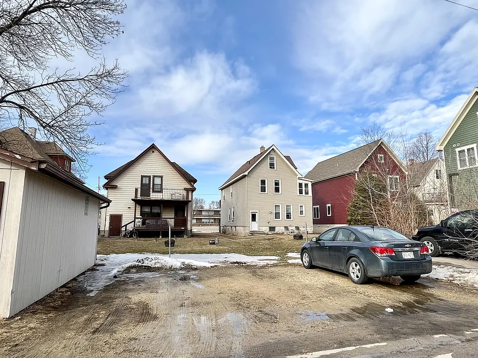 1215 Mound St #2