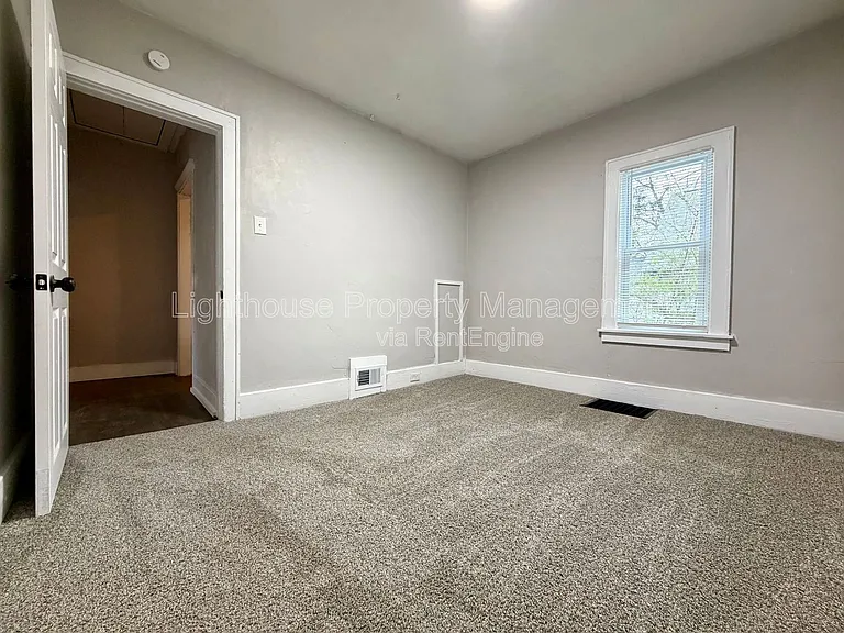 2145 8th St — Photo 13