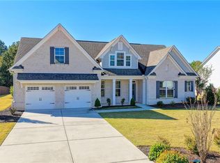 840 Champagne Ln, Hoschton, GA 30548