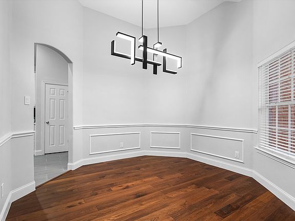 5th image of 5541 Flynn Ct