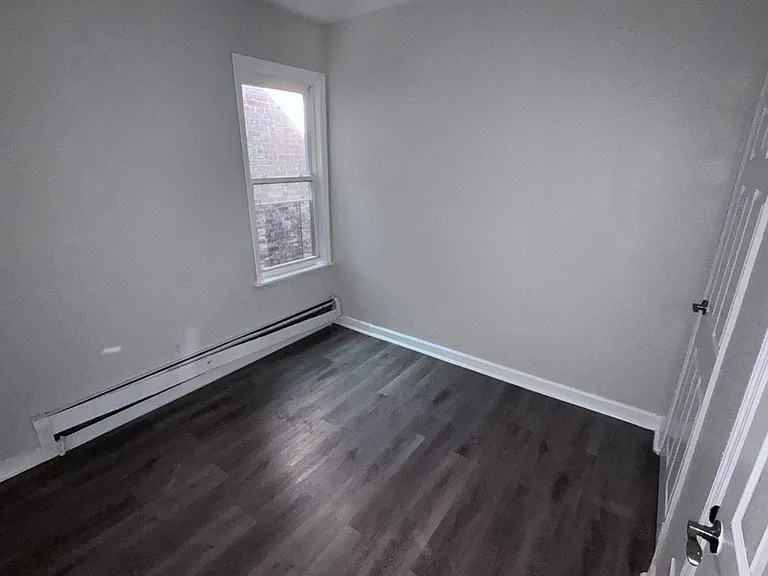 17 Earl St #2R — Photo 4