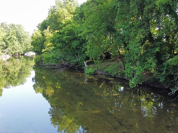 3rd image of Old Walland Hwy