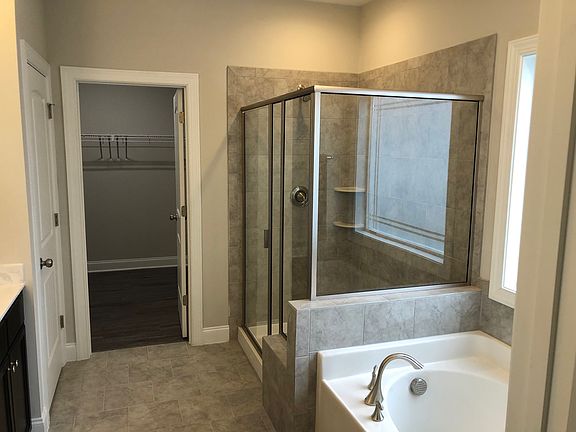 The Hanover Bedford at Flowers Plantation First-Floor Owner s Bath