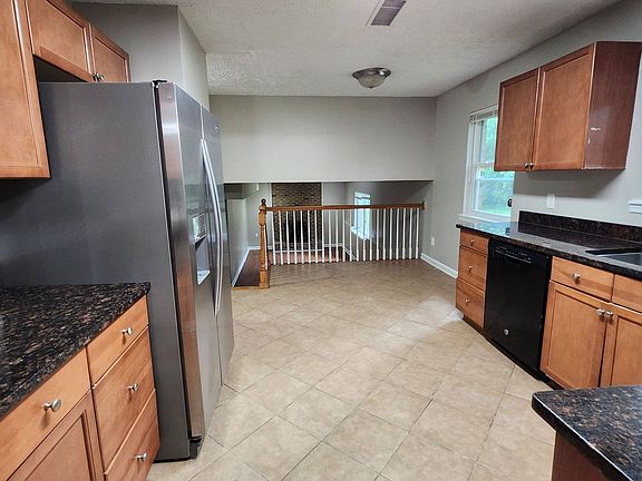 2nd image of 4011 Pinehurst Pl