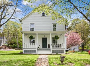 30 Pleasant St, Woodbury, CT 06798