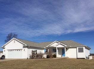 621 Edgewood Dr, White Hall, IL 62092