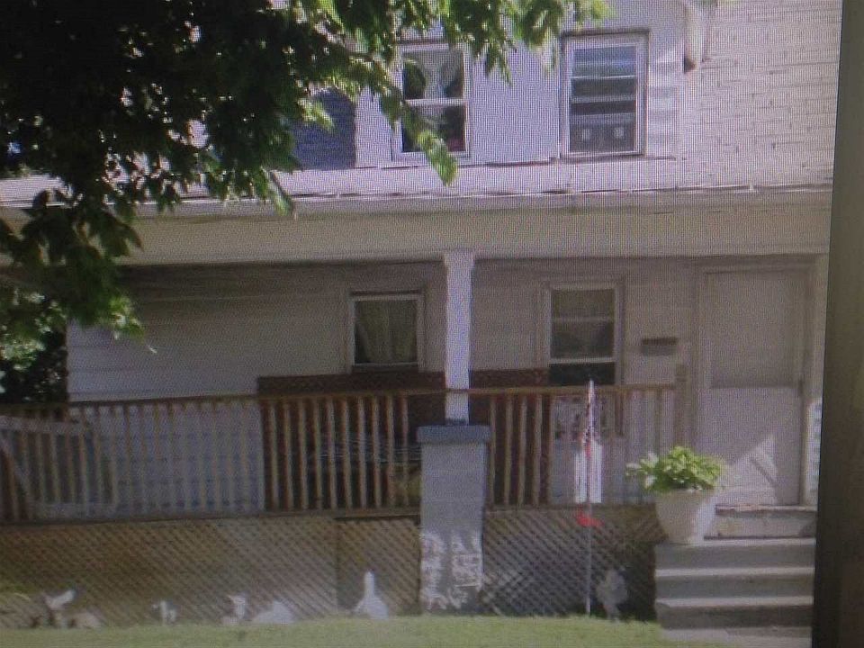 2nd image of 712 W Cleveland Ave