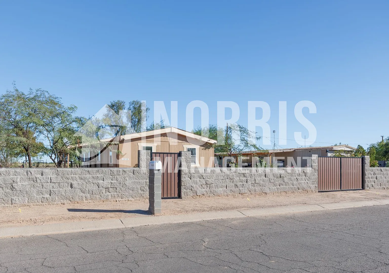 Nice Manufactured Home Close to Town — Photo 4