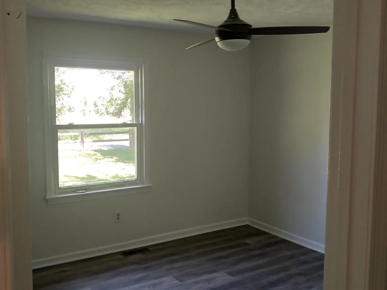 3 bed, 1075 sqft, $1,900 — Photo 4