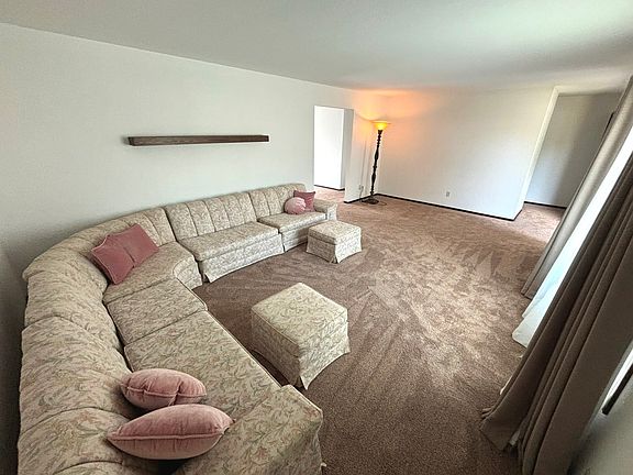 4th image of 222 Northwood Ln