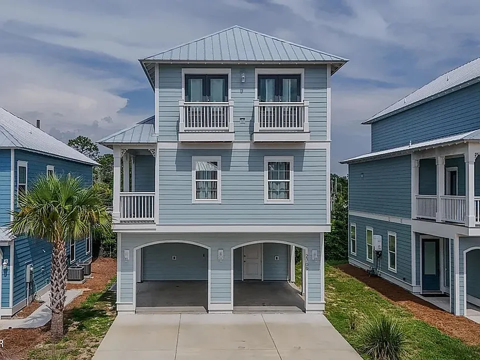 2709 Lagoon Manor Dr