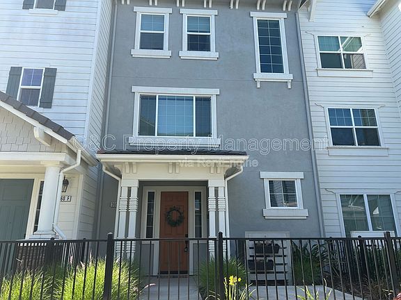 2nd image of 360 Pear Tree Ter Unit E