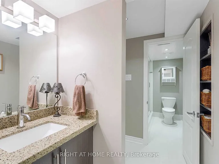 1565 Portsmouth Pl — Photo 3