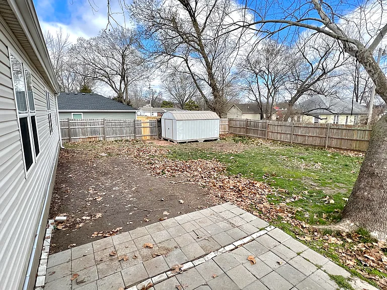 205 S Elm St — Photo 49