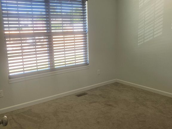 5th image of 108 Sheffield Dr