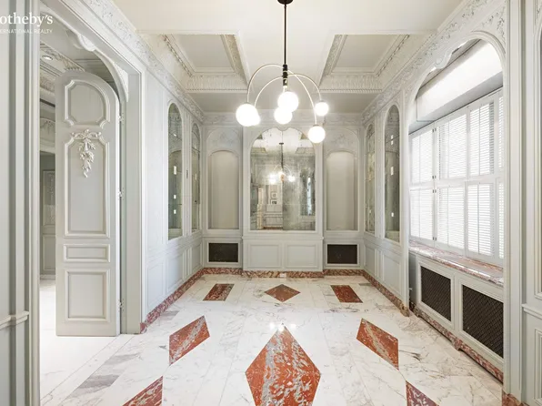 910 5th Avenue image 15 of 17