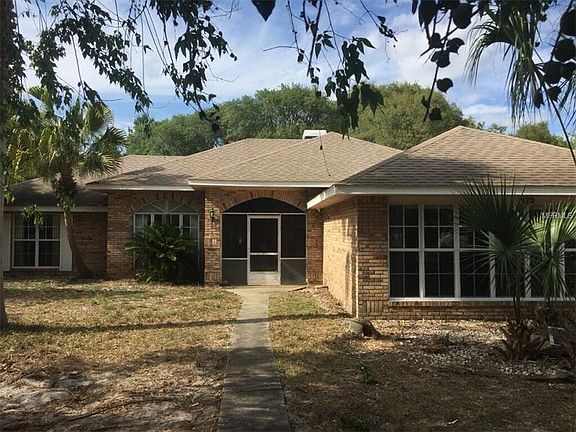 3rd image of 330 Shady Ln