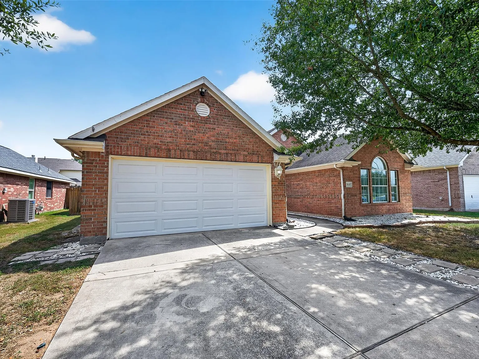 4 bed, 3.0 bath, 1904 sqft, $2,500 — Photo 3