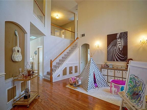 2nd image of 7420 Vineyard Dr