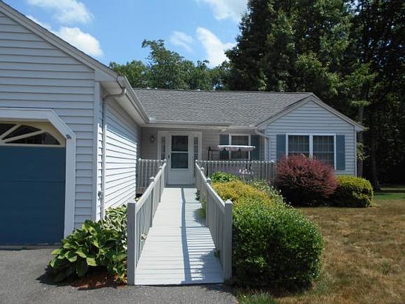 3rd image of 24 Glasgow Cir #24