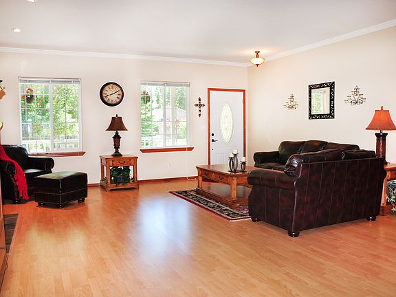 Front Entrance to LR