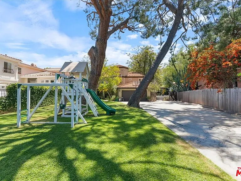 12834 Landale St — Photo 13