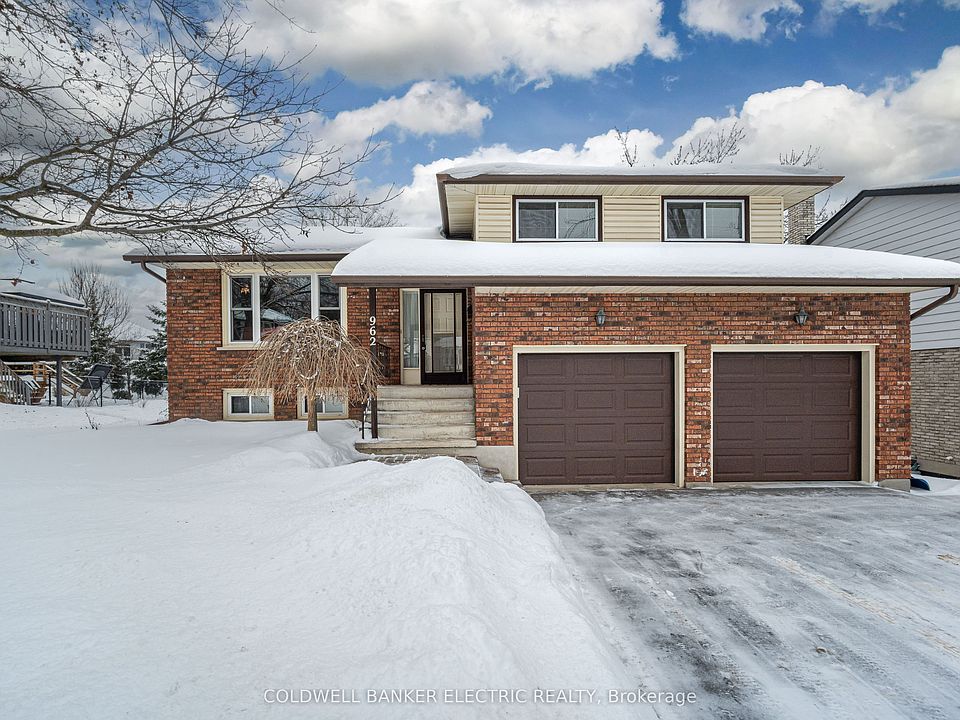 1st image of 962 Golfview Rd