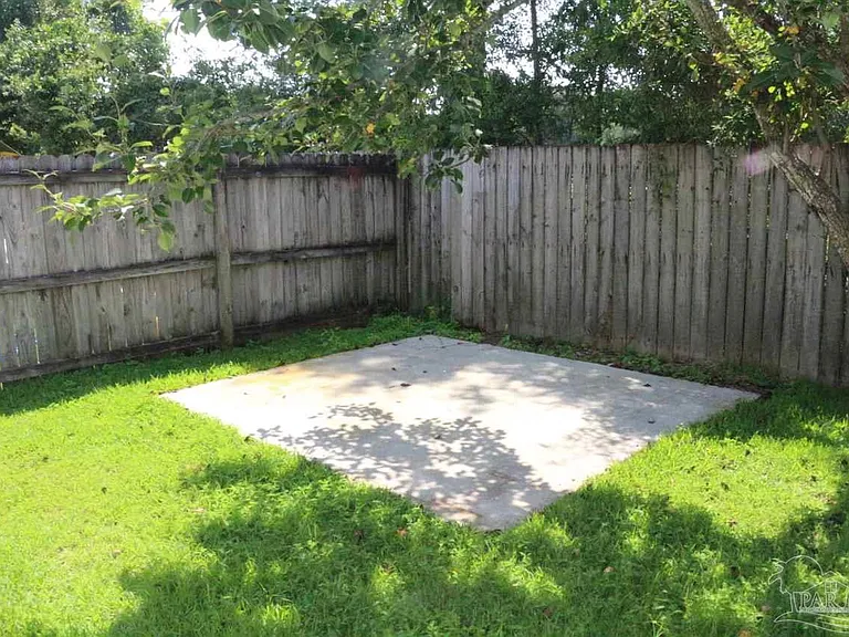 215 Wildflower Ln — Photo 13