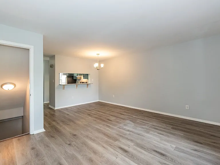 15 Astor Ct — Photo 16