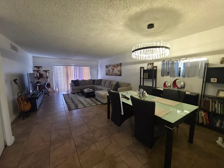 16278 Laurel Dr #202 — Photo 23